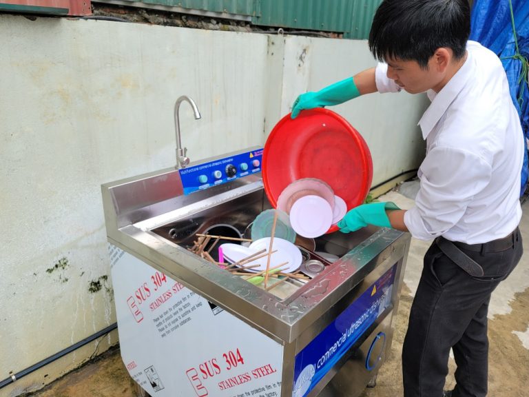 Máy rửa bát sóng siêu âm là gì? Tại sao lại được rất nhiều nhà hàng lựa chọn?